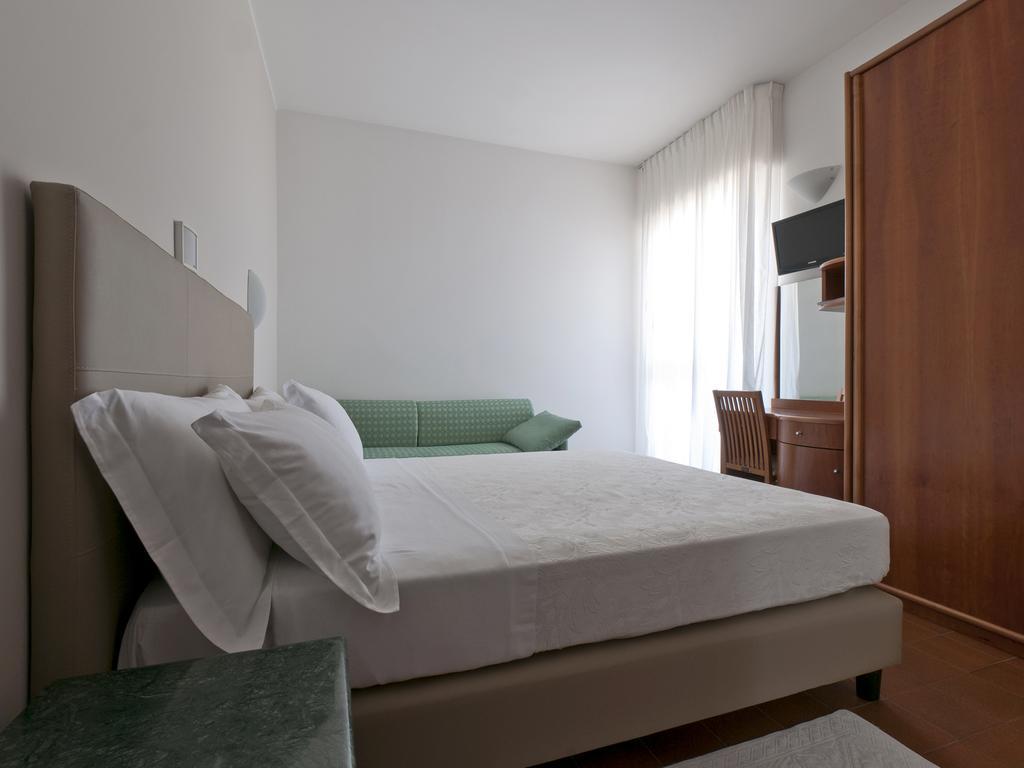 Hotel Eden อัลบา อาดริอาติกา ห้อง รูปภาพ
